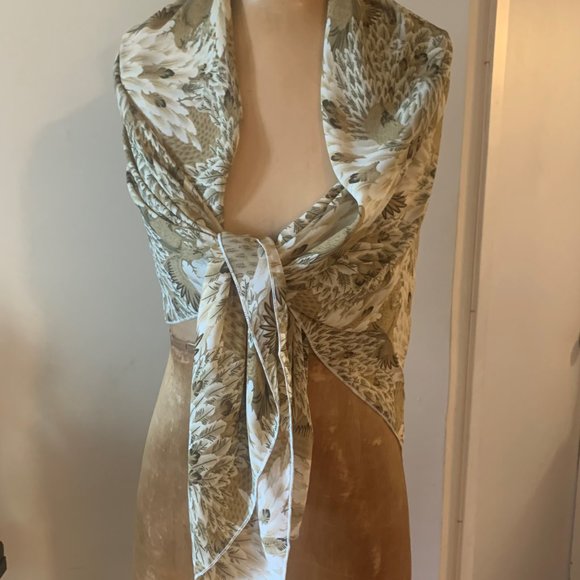 Vintage Scarf in 100% Georgette white, ivory and brown - in Hawk and Feathers - Picture 3 of 10